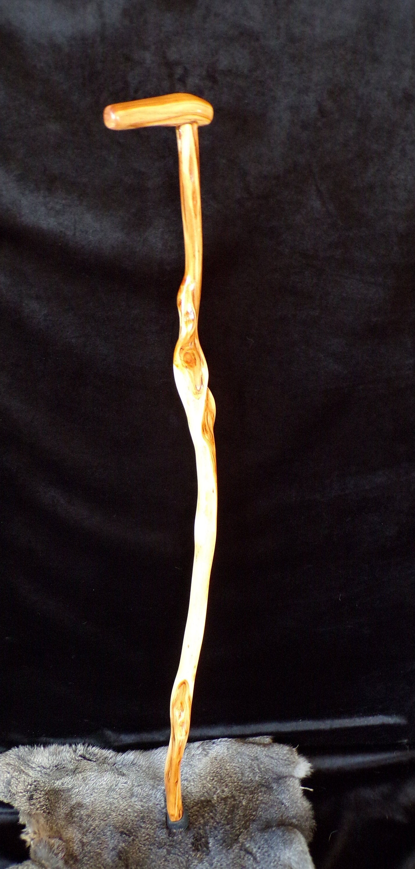 36 Inch Diamond Willow Walking Cane: Hand Carved Ojibwe Wood