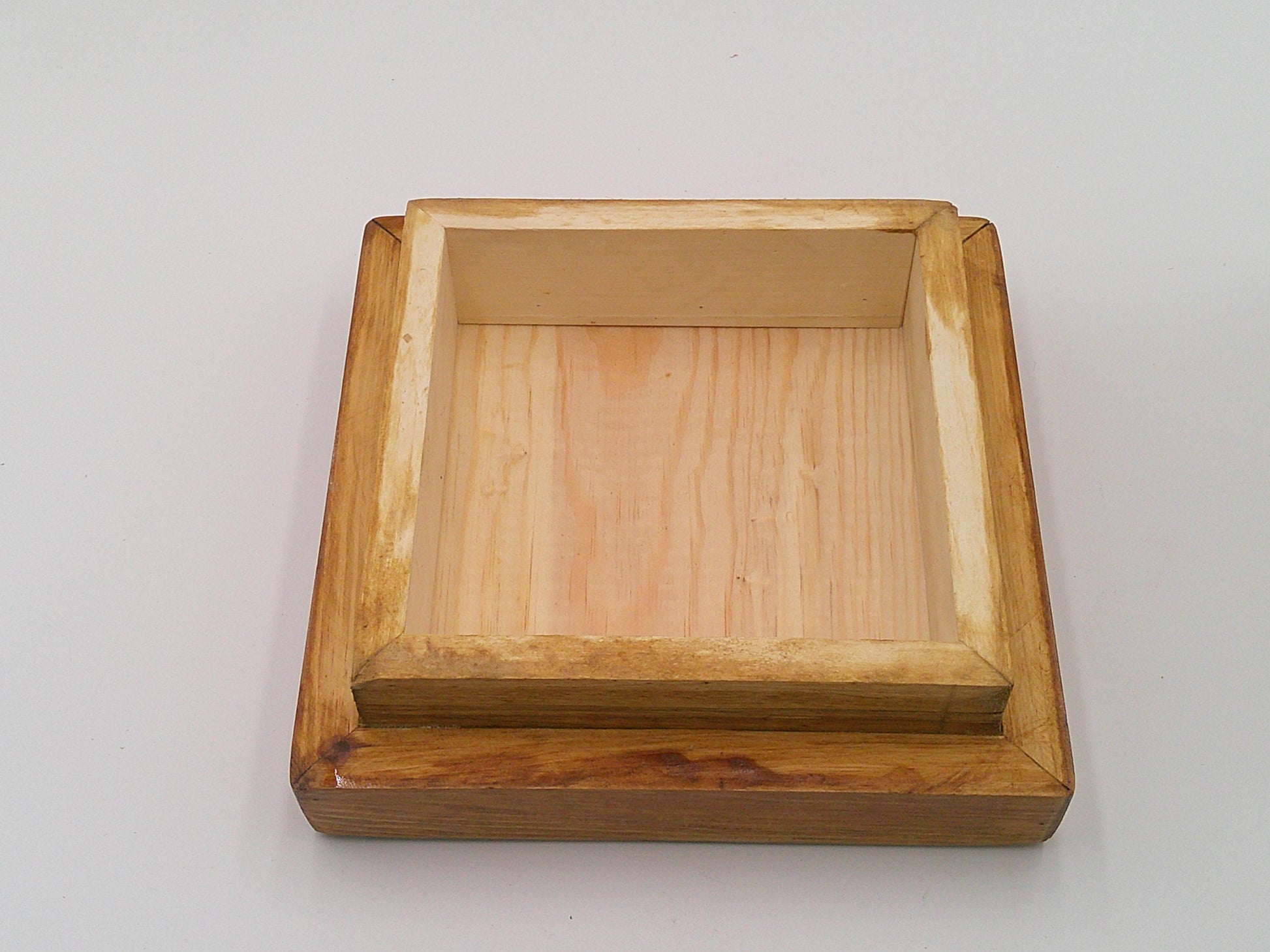 Handcrafted Wooden Urn: Classic Memorial Keepsake