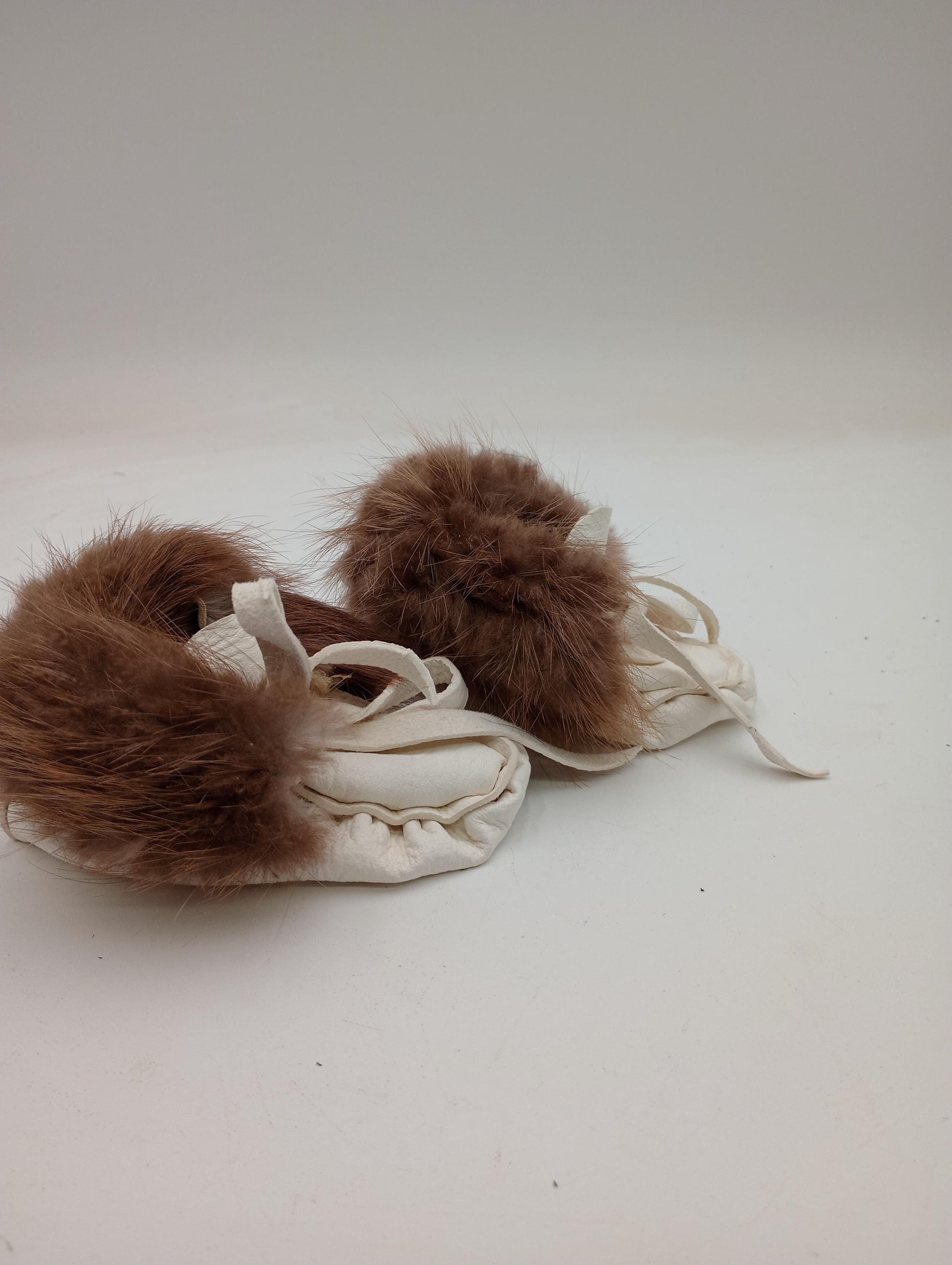 Handmade Leather & Beaver Fur Baby Moccasins: Ojibwe Pucker Toe Design