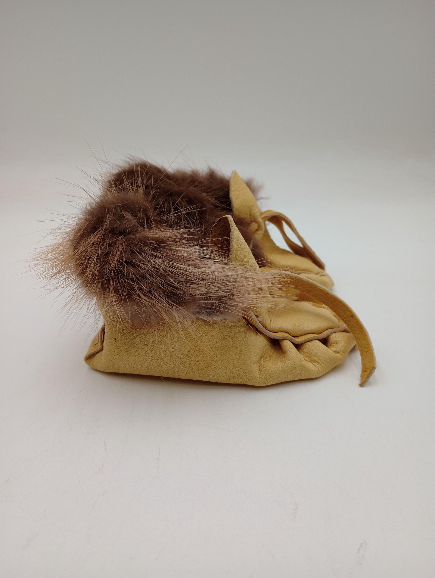 Handmade Deer Leather Moccasins – Ojibwe Anishinaabe Pucker Toe Style