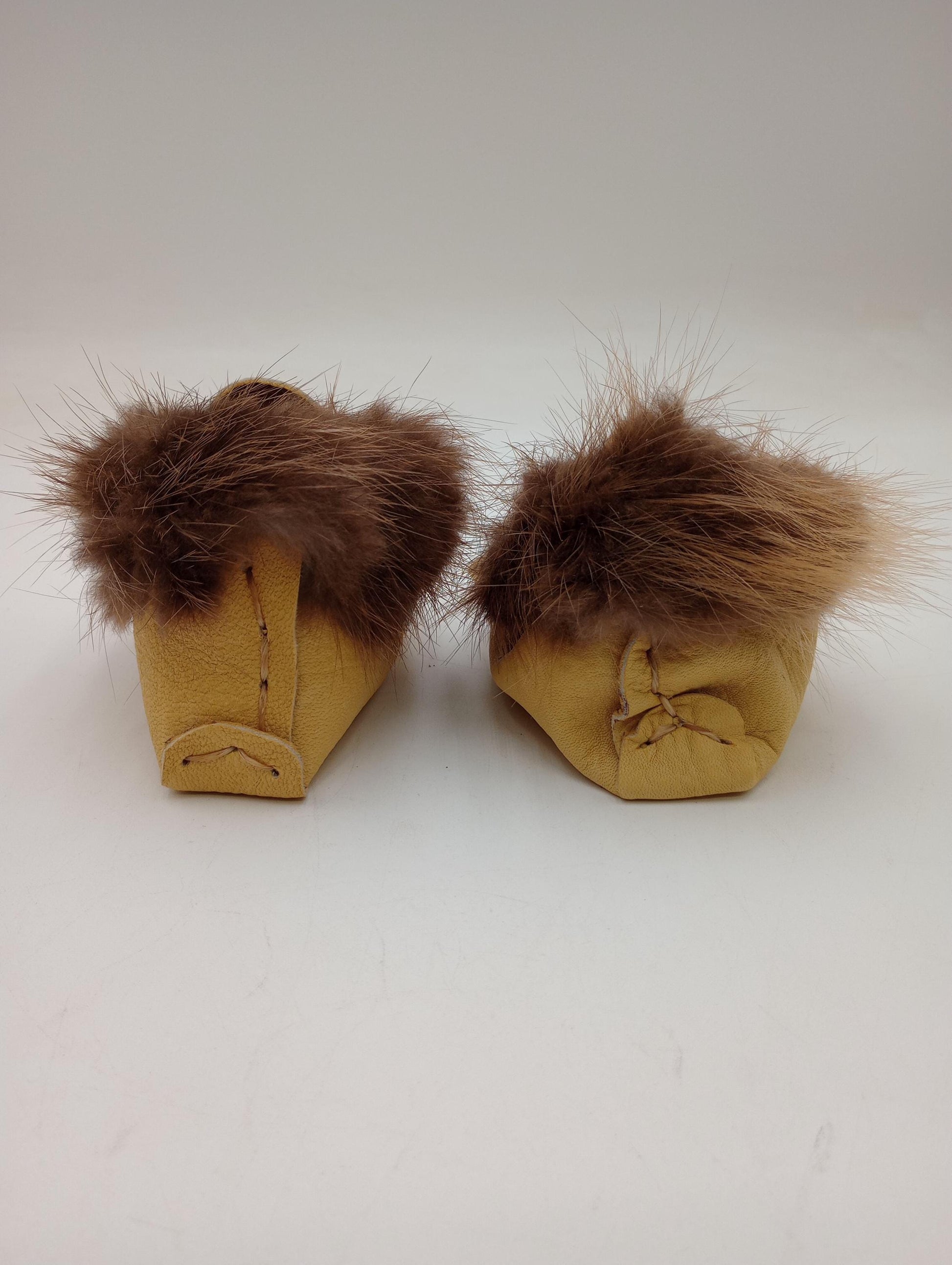 Handmade Deer Leather Moccasins – Ojibwe Anishinaabe Pucker Toe Style