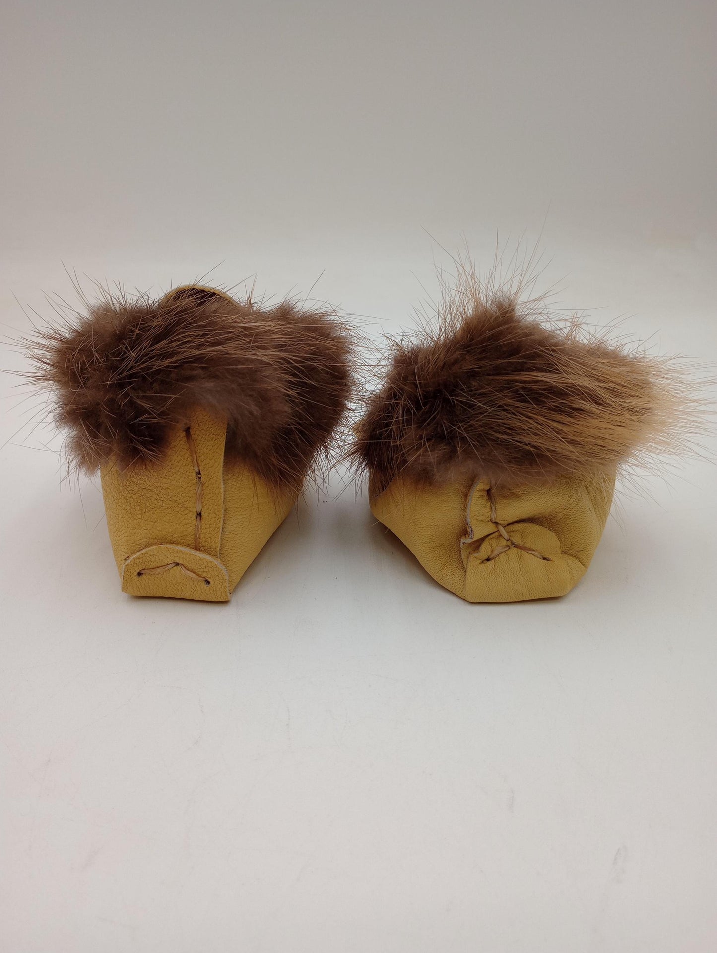 Handmade Deer Leather Moccasins – Ojibwe Anishinaabe Pucker Toe Style