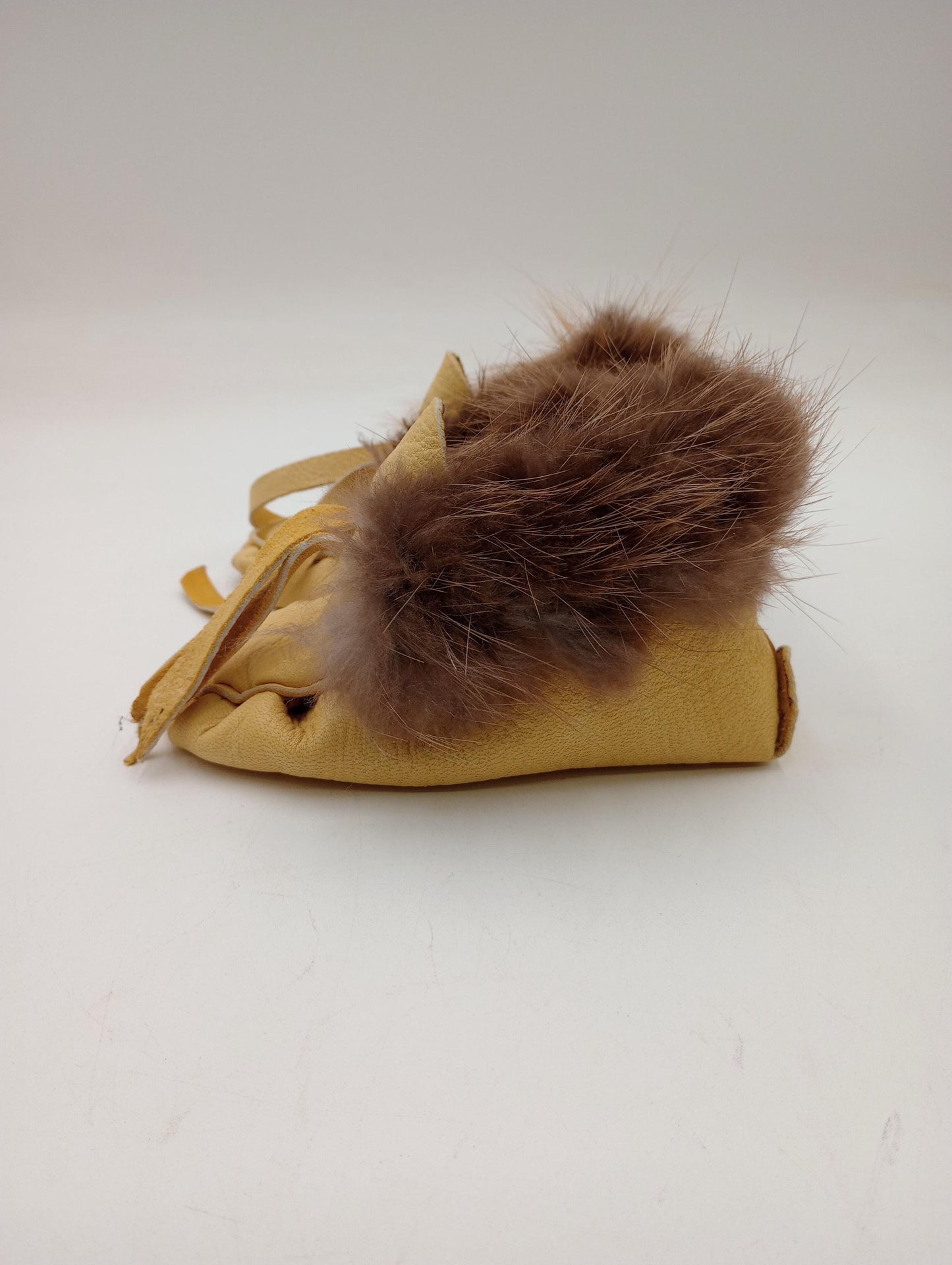 Handmade Deer Leather Moccasins – Ojibwe Anishinaabe Pucker Toe Style