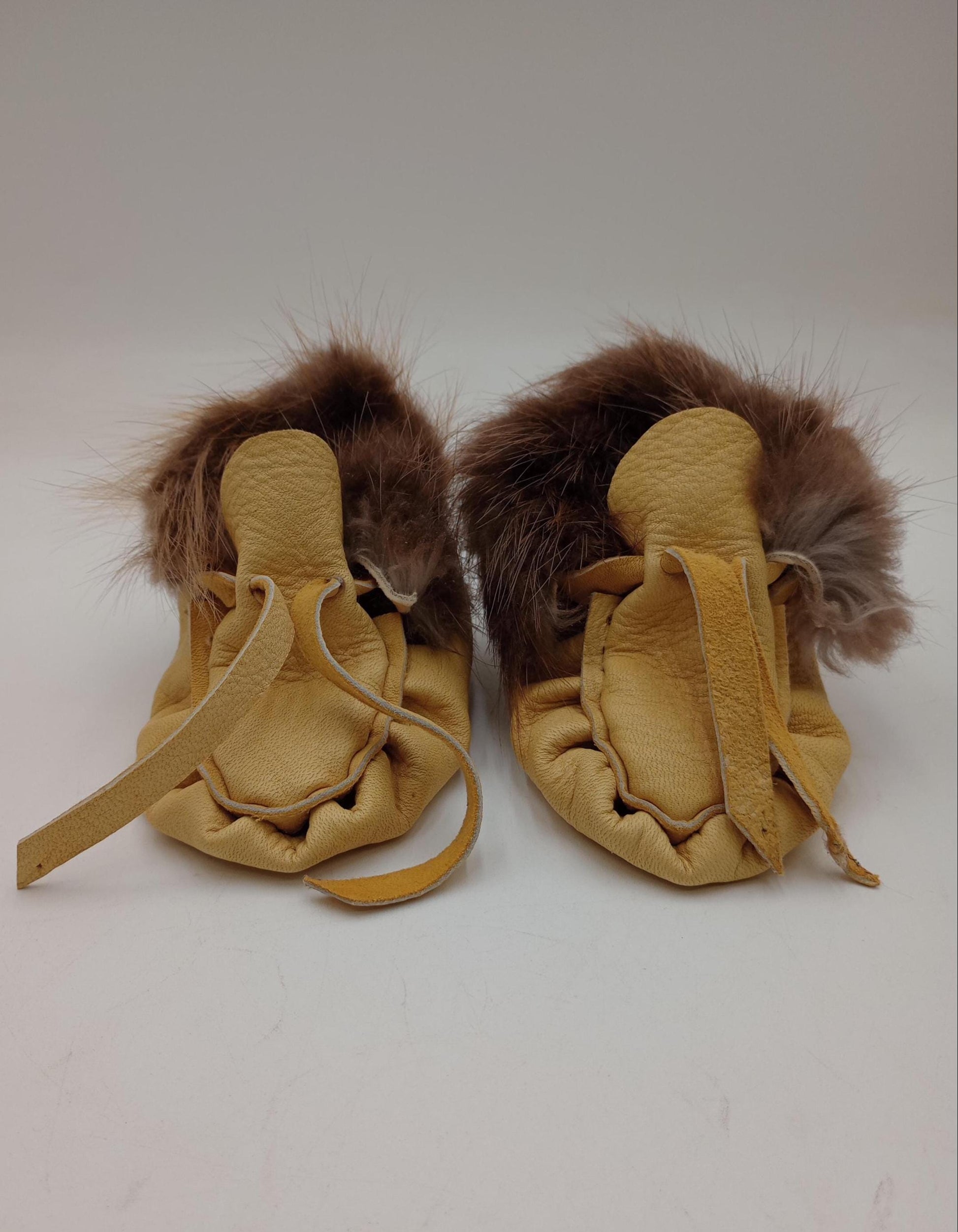Handmade Deer Leather Moccasins – Ojibwe Anishinaabe Pucker Toe Style