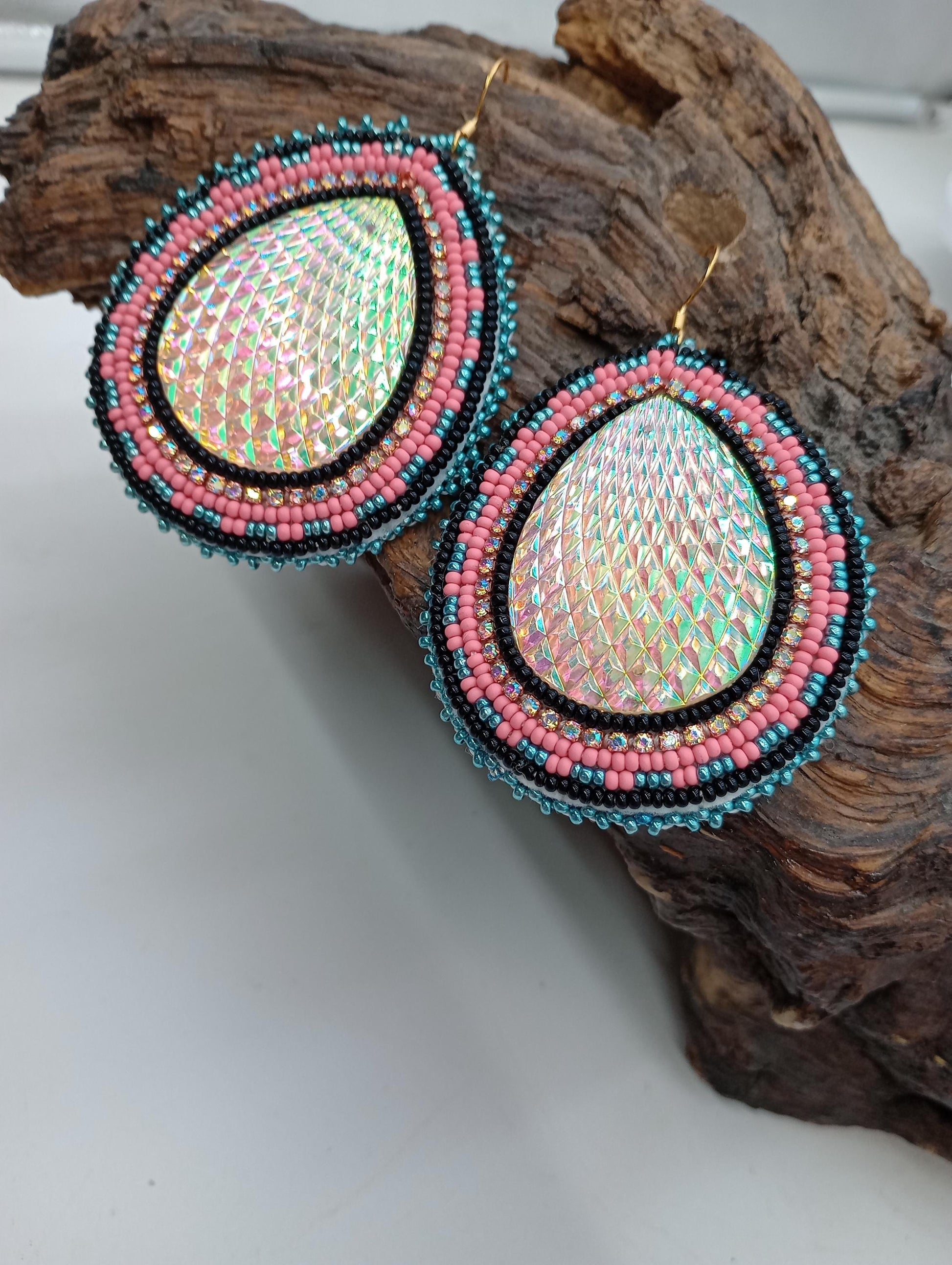 Handmade Ojibwe Beaded Earrings: Czech Glass Teardrop Design