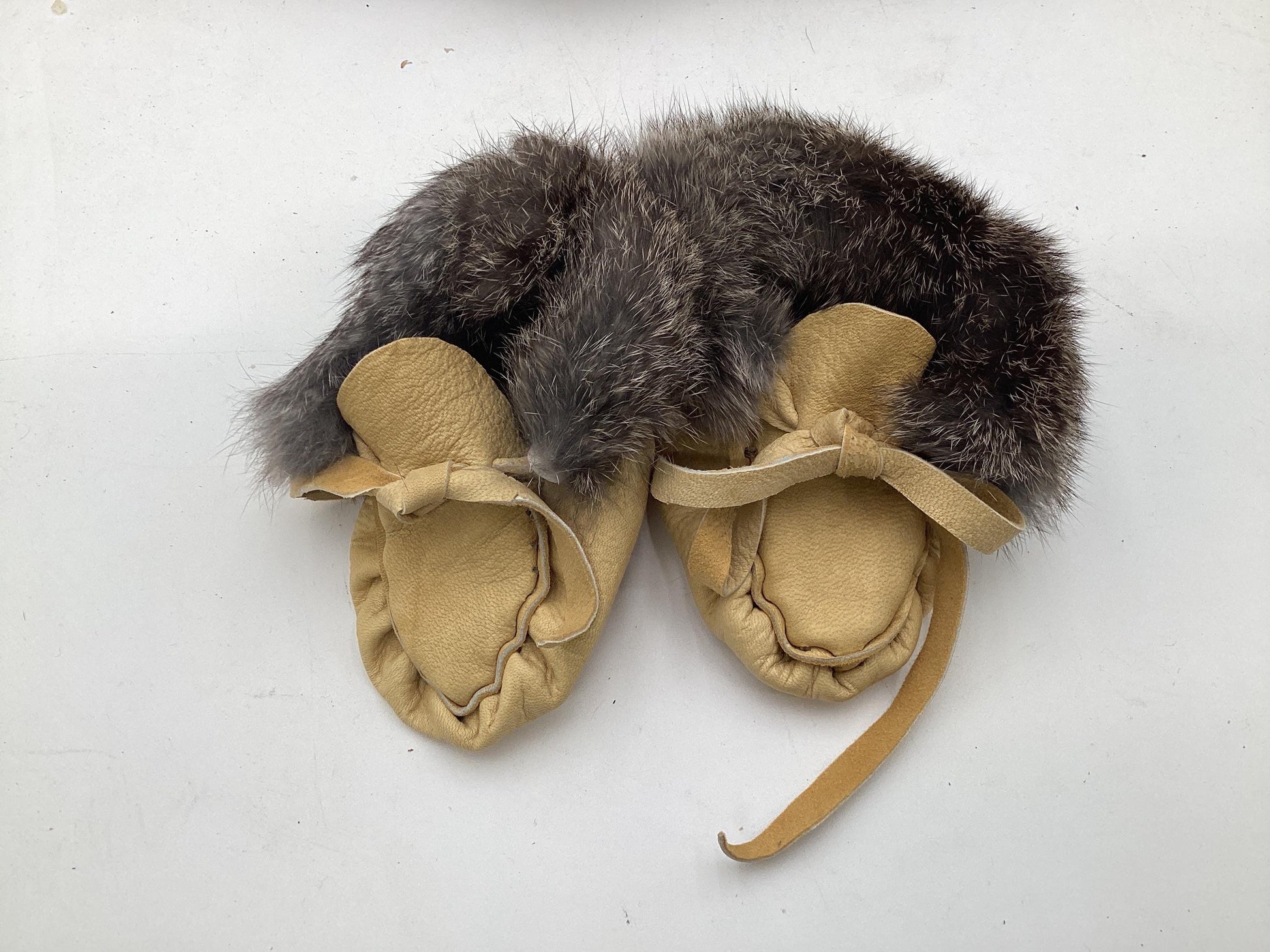 Deer Leather Baby Moccasins with Rabbit Fur Trim - Ojibwe/Anishinaabe Made - Free Shipping