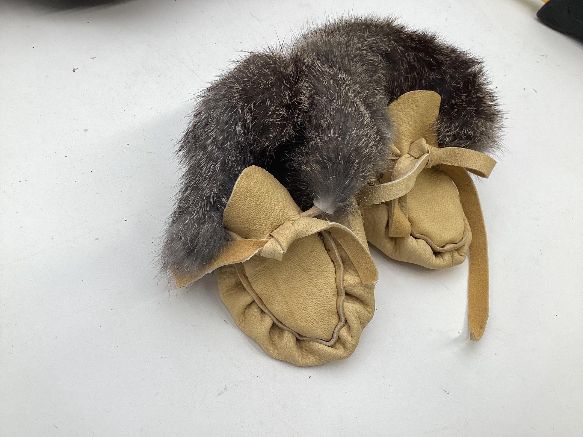 Deer Leather Baby Moccasins with Rabbit Fur Trim - Ojibwe/Anishinaabe Made - Free Shipping