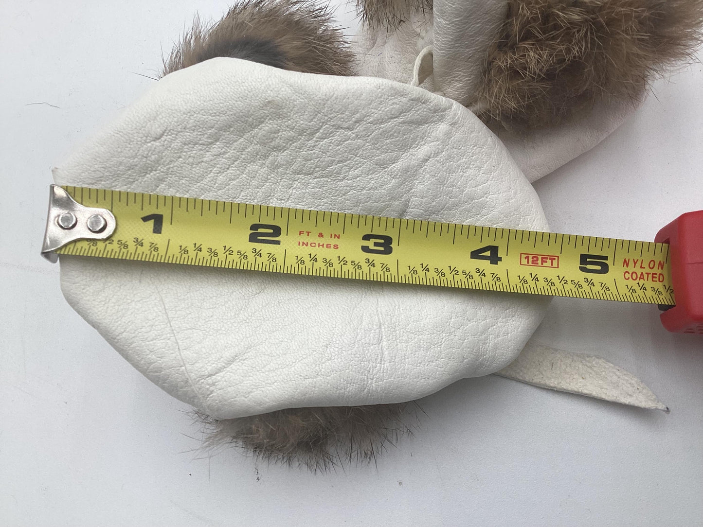 Handmade White Leather And Rabbit Fur Baby Moccasins: Ojibwe Pucker Toe Design