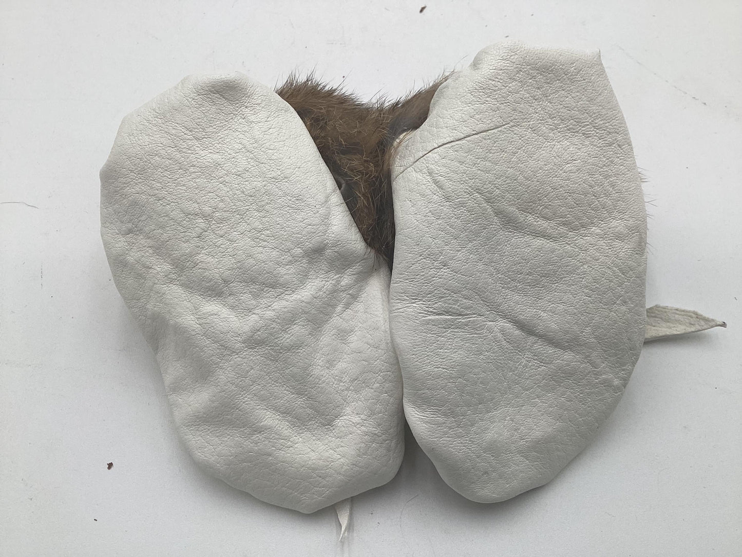 Handmade White Leather And Rabbit Fur Baby Moccasins: Ojibwe Pucker Toe Design