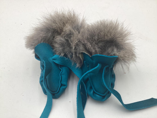 Handmade Blue Leather Newborn Moccasins – Ojibwe Anishinaabe Pucker Toe Style