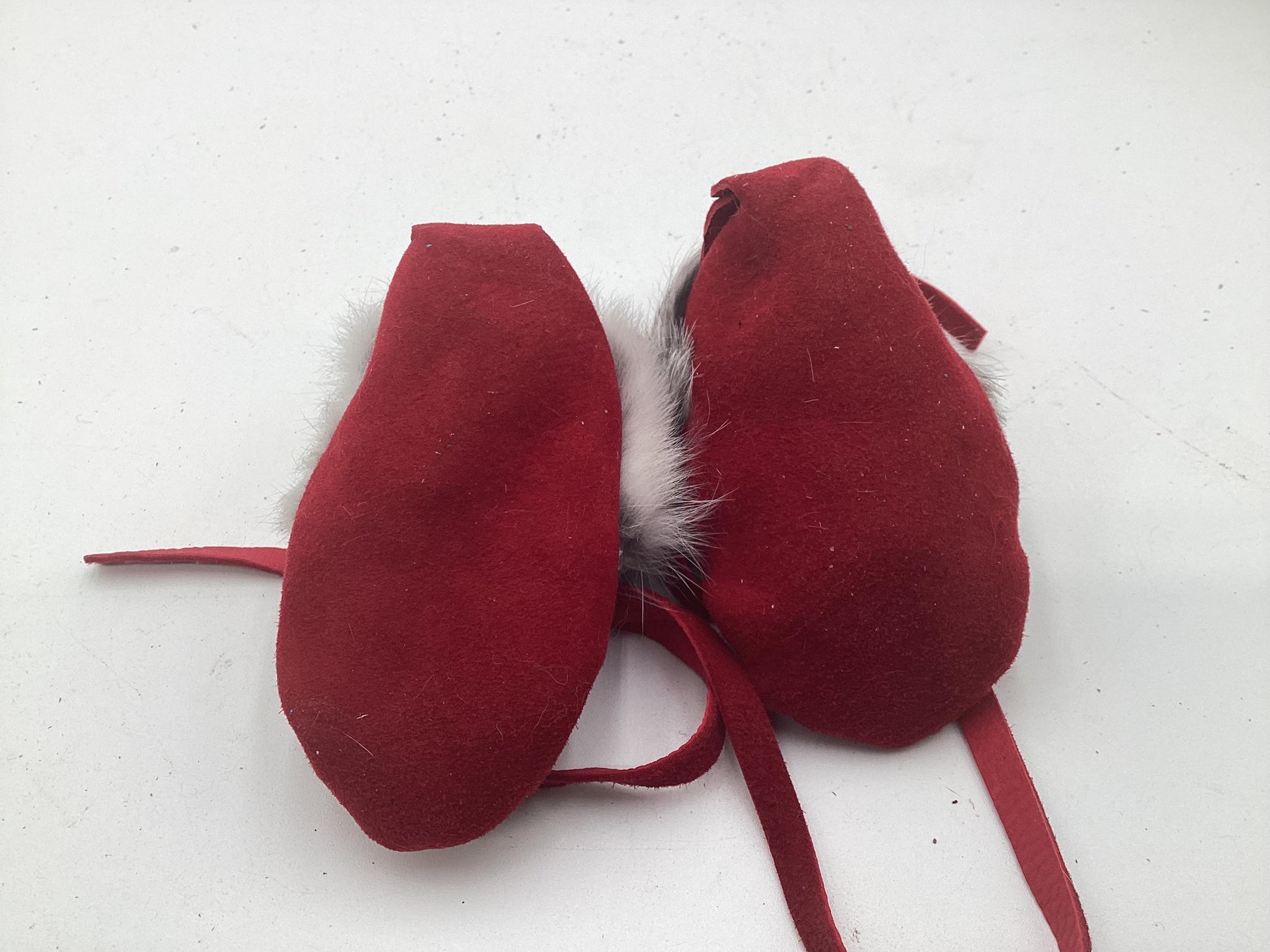 Handmade Red Leather Newborn Moccasins – Ojibwe Anishinaabe Pucker Toe Style