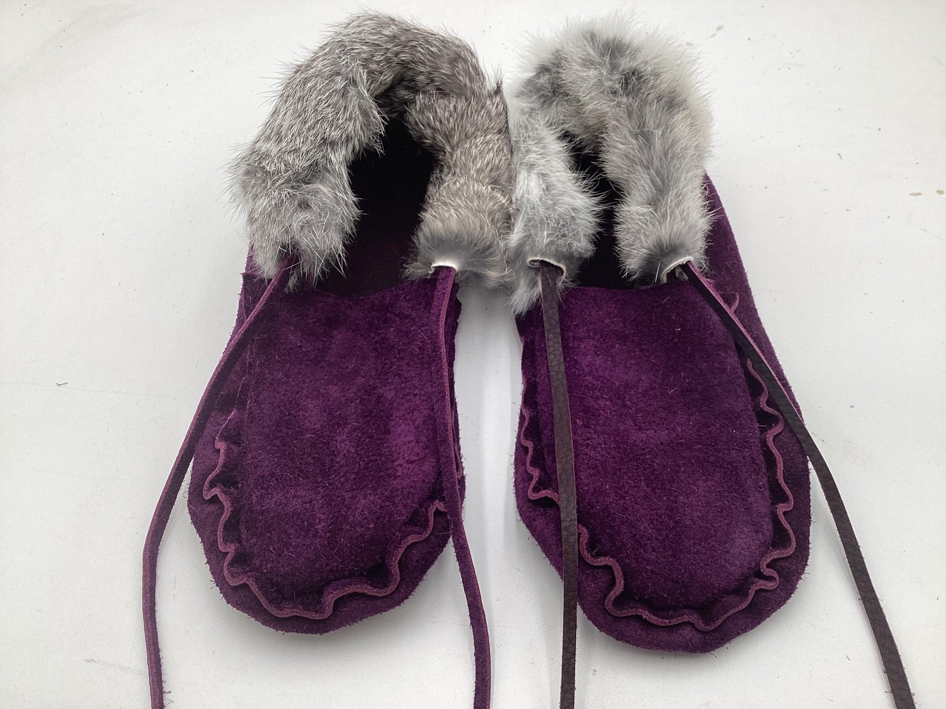 Handmade Purple Leather Fur Fringe Moccasins – Anishinaabe/Ojibwe Artisan