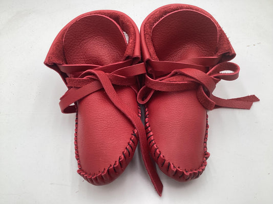 Handmade Red Leather Moccasins – Anishinaabe/Ojibwe Artisan, Size: M/L