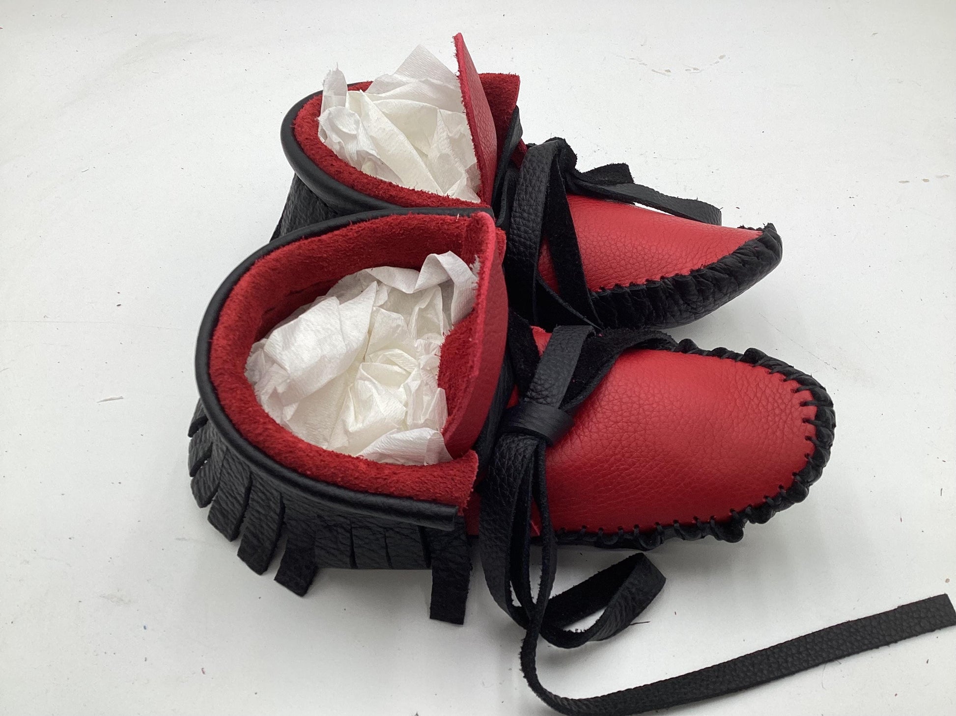 Handmade Red and Black Leather Moccasins – Anishinaabe/Ojibwe Artisan, Size: Small