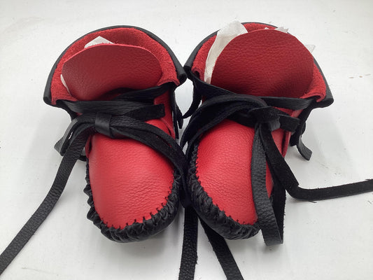 Handmade Red and Black Leather Moccasins – Anishinaabe/Ojibwe Artisan, Size: Small