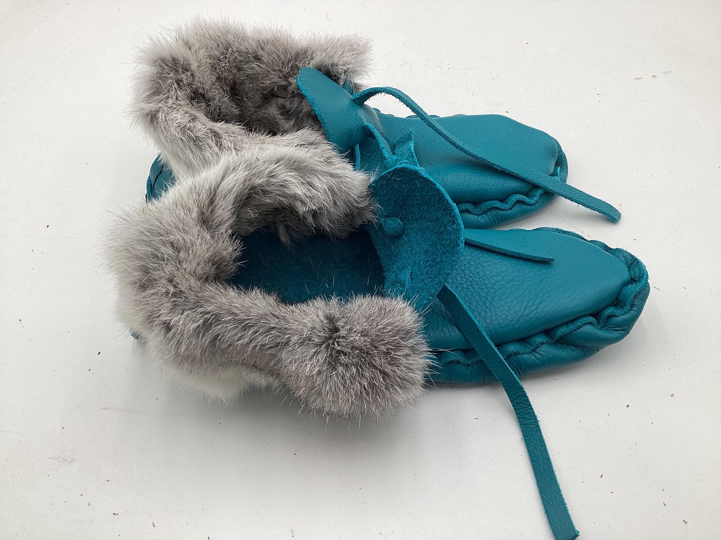 Handmade Blue Leather Moccasins – Anishinaabe/Ojibwe Artisan. Size: Large