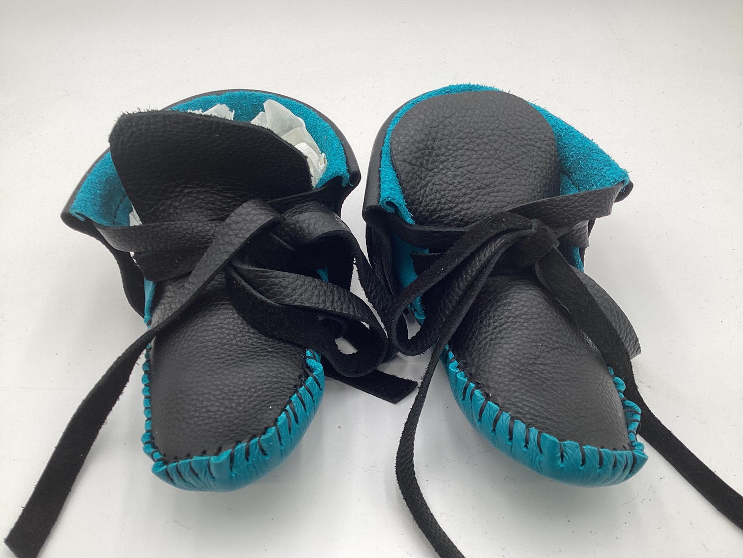 Handmade Black and Blue Leather Moccasins – Anishinaabe/Ojibwe Artisan, Size: Small