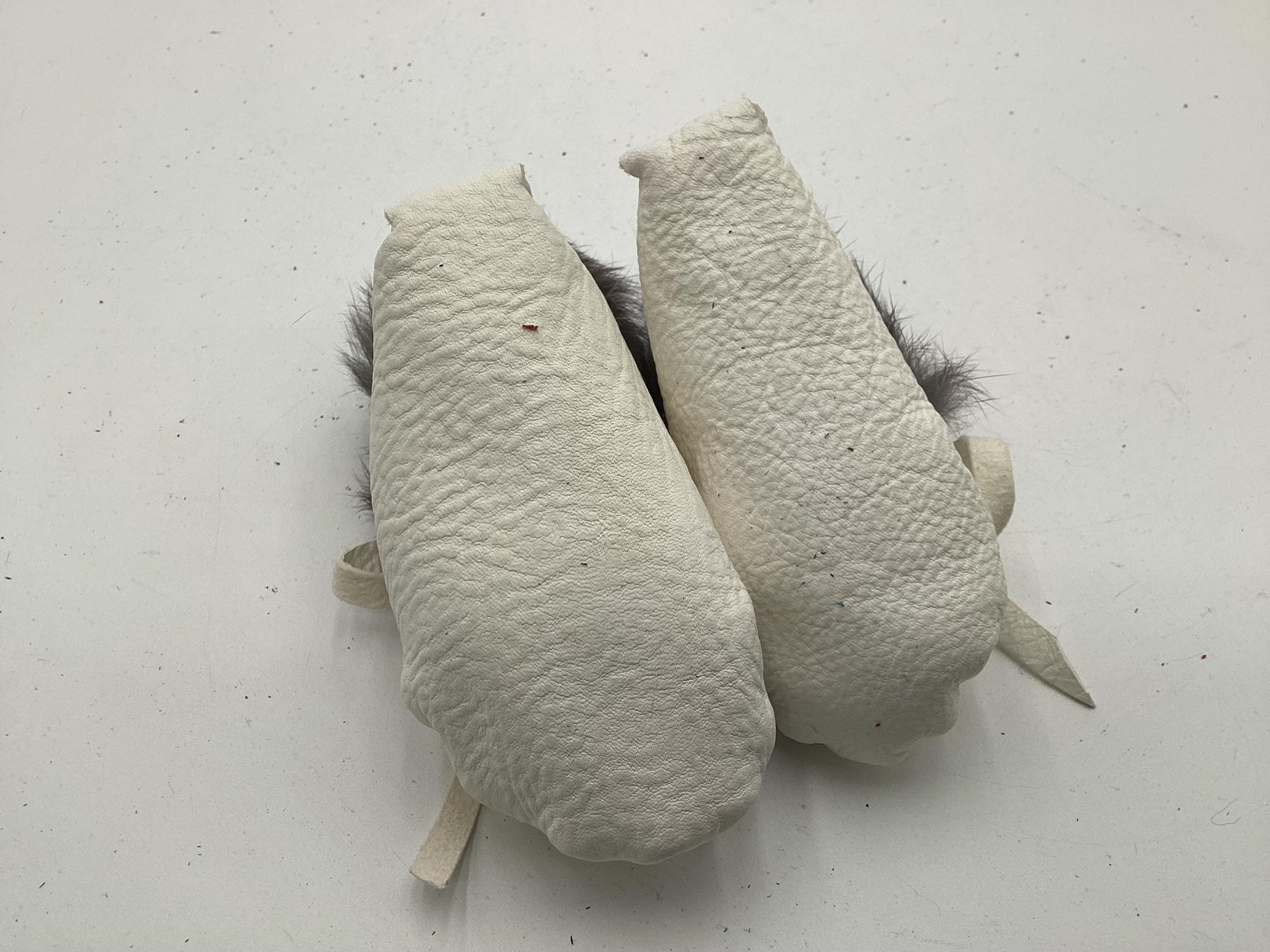 Handmade White Leather And Fur Toddler Moccasins: Ojibwe Pucker Toe Design