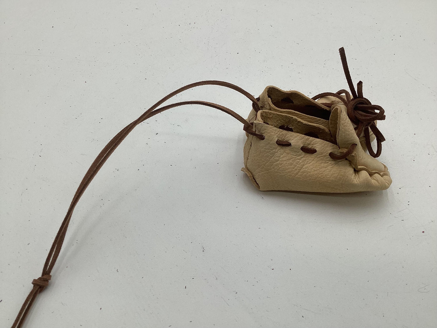 Ornamental Keychain Leather Moccasins – Anishinaabe/Ojibwe Artwork