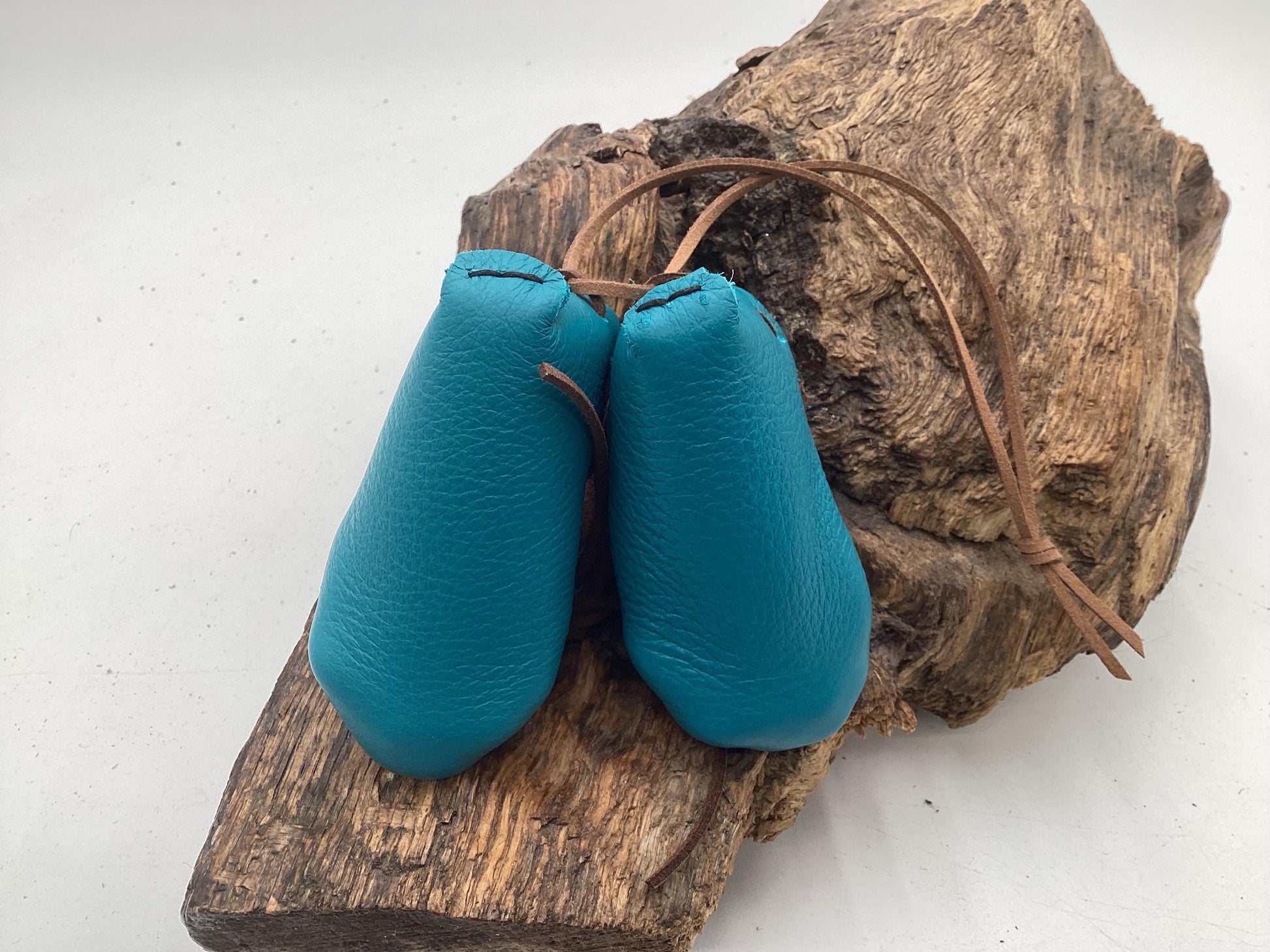 Ornamental Keychain Blue Leather Moccasins – Anishinaabe/Ojibwe Artwork