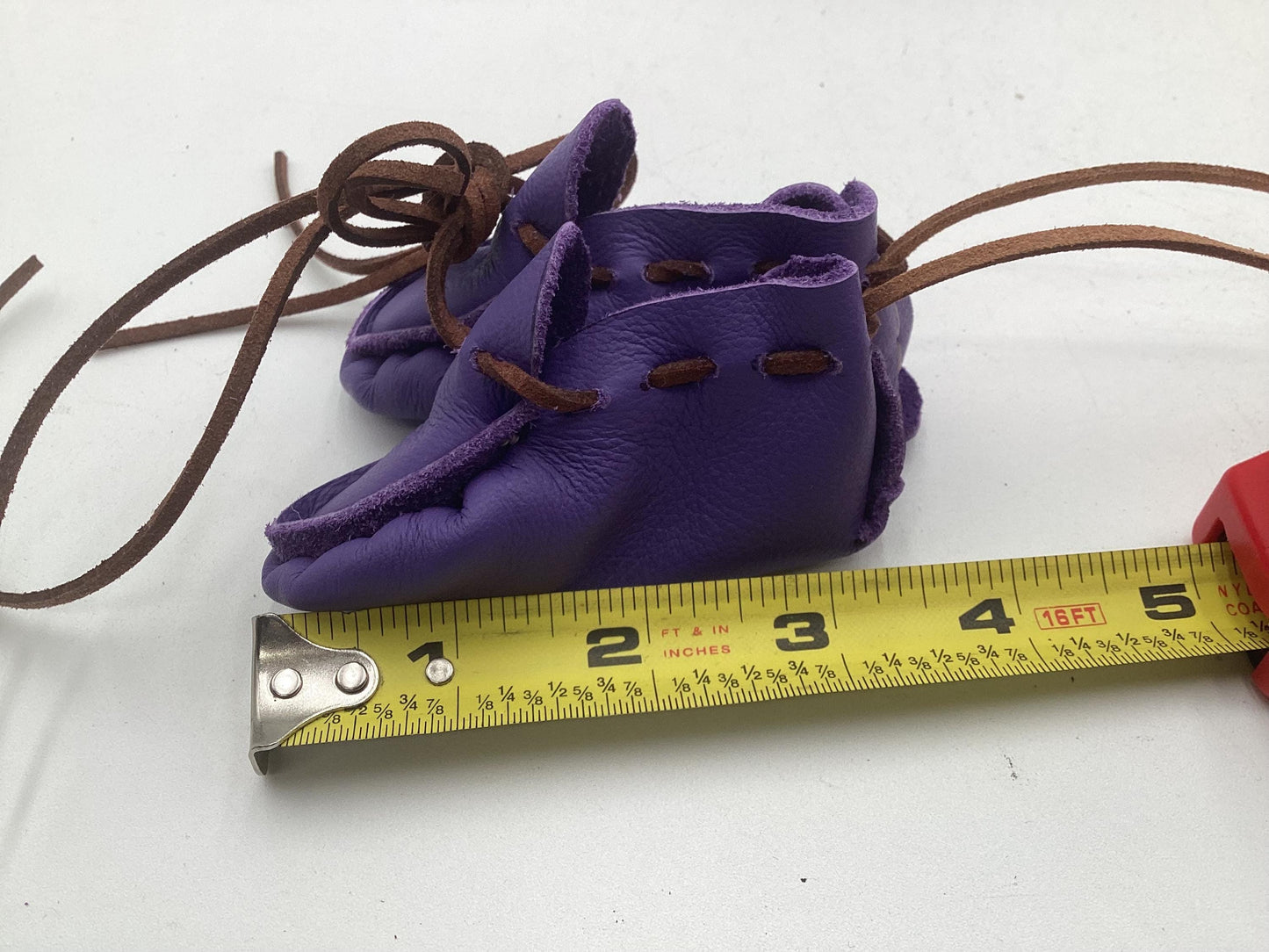 Ornamental Keychain Purple Leather Moccasins – Anishinaabe/Ojibwe Artwork