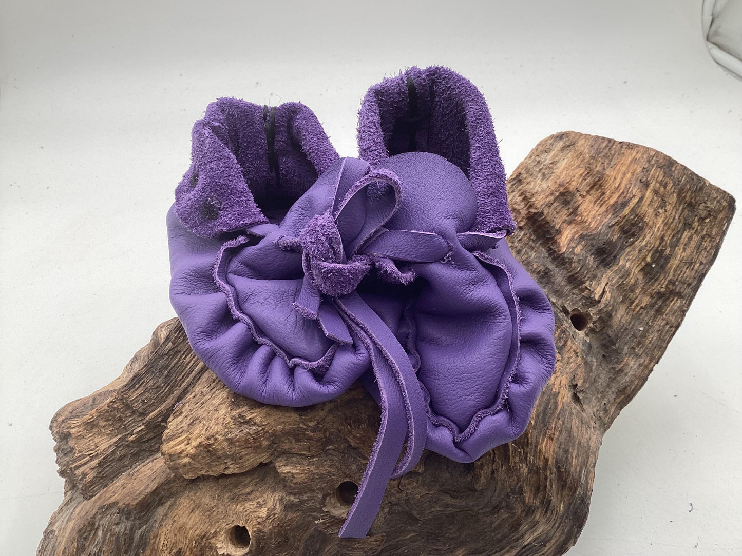 Handmade Purple Leather Toddler Moccasins – Ojibwe Anishinaabe Pucker Toe Style. Size Small