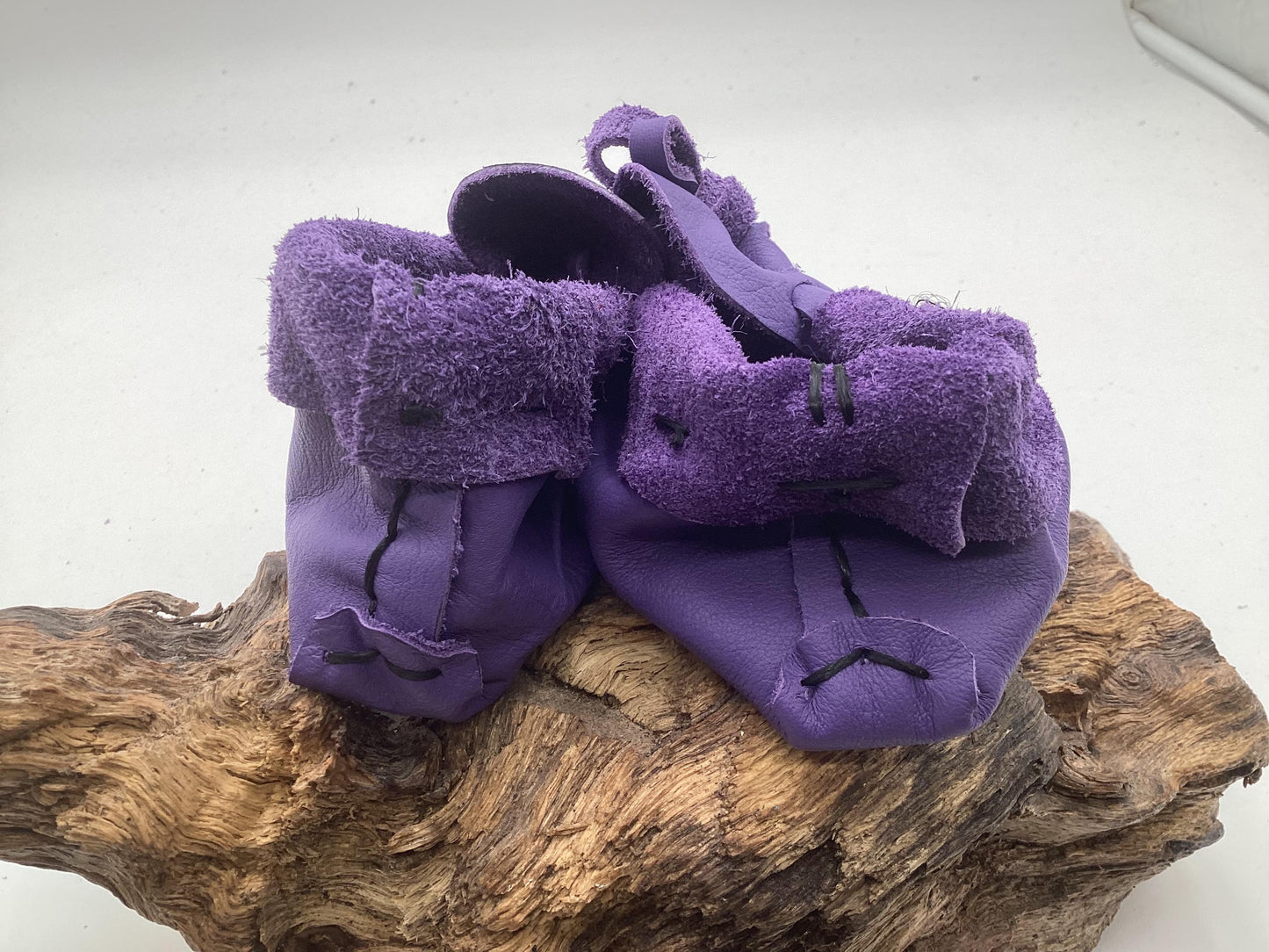 Handmade Purple Leather Toddler Moccasins – Ojibwe Anishinaabe Pucker Toe Style. Size Small