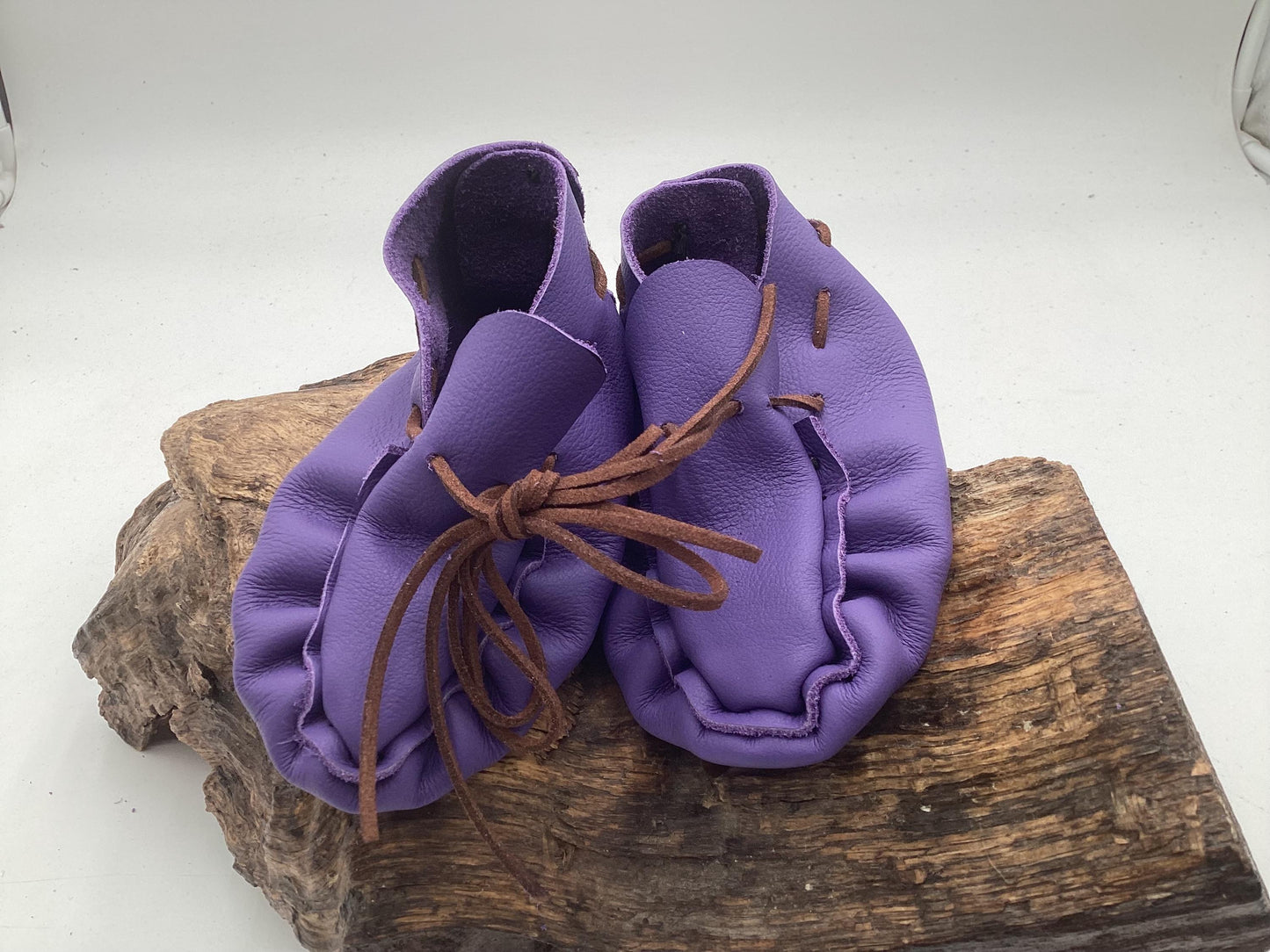 Handmade Purple Leather Toddler Moccasins – Ojibwe Anishinaabe Pucker Toe Style. Size Small