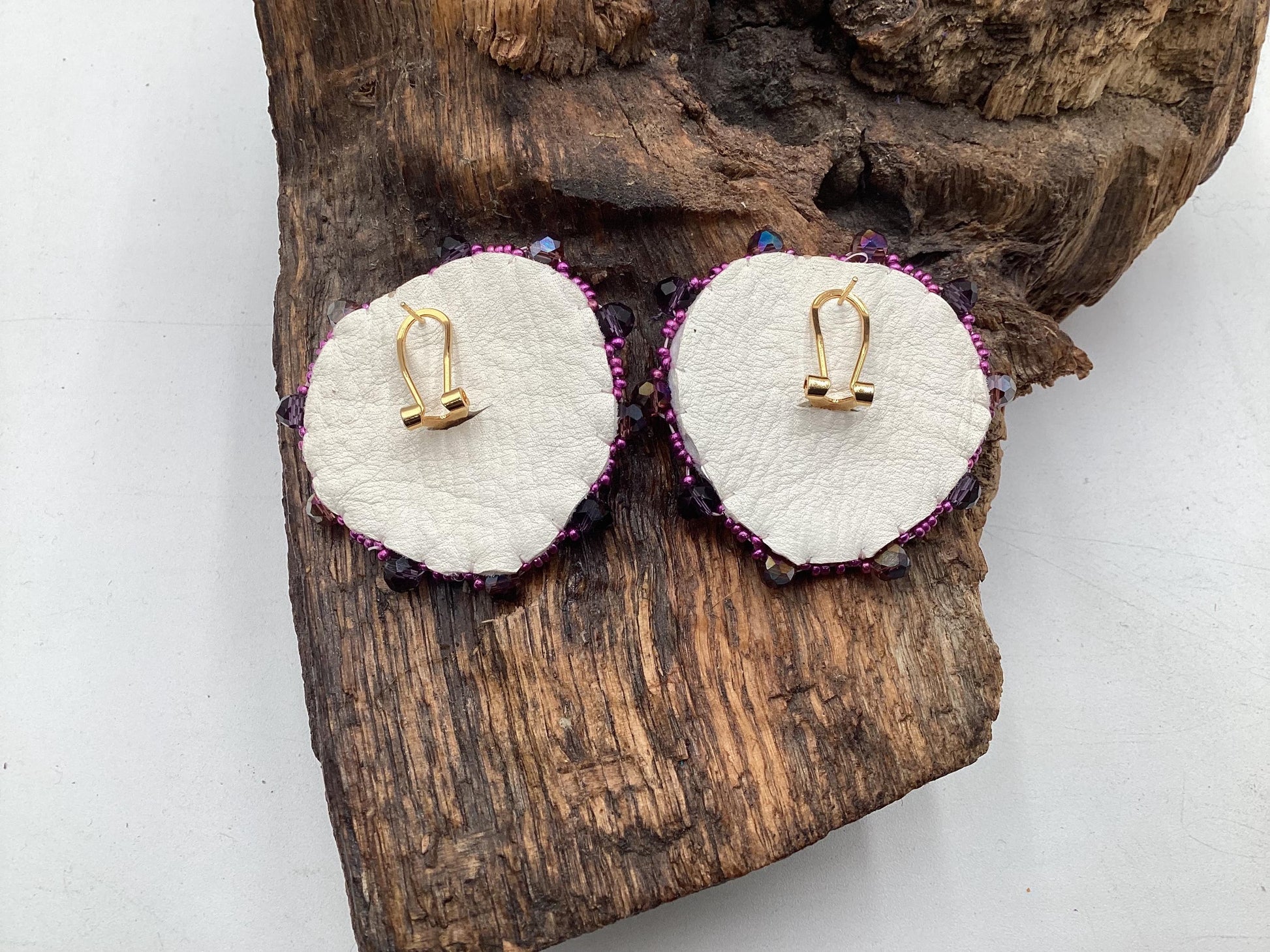 Iridescent Bear Claw Heart Shaped Beaded Earrings – Authentic Anishinaabe/Ojibwe Beadwork