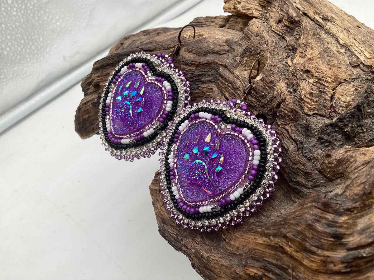 Iridescent Bear Claw Heart Shaped Beaded Earrings – Authentic Anishinaabe/Ojibwe Beadwork