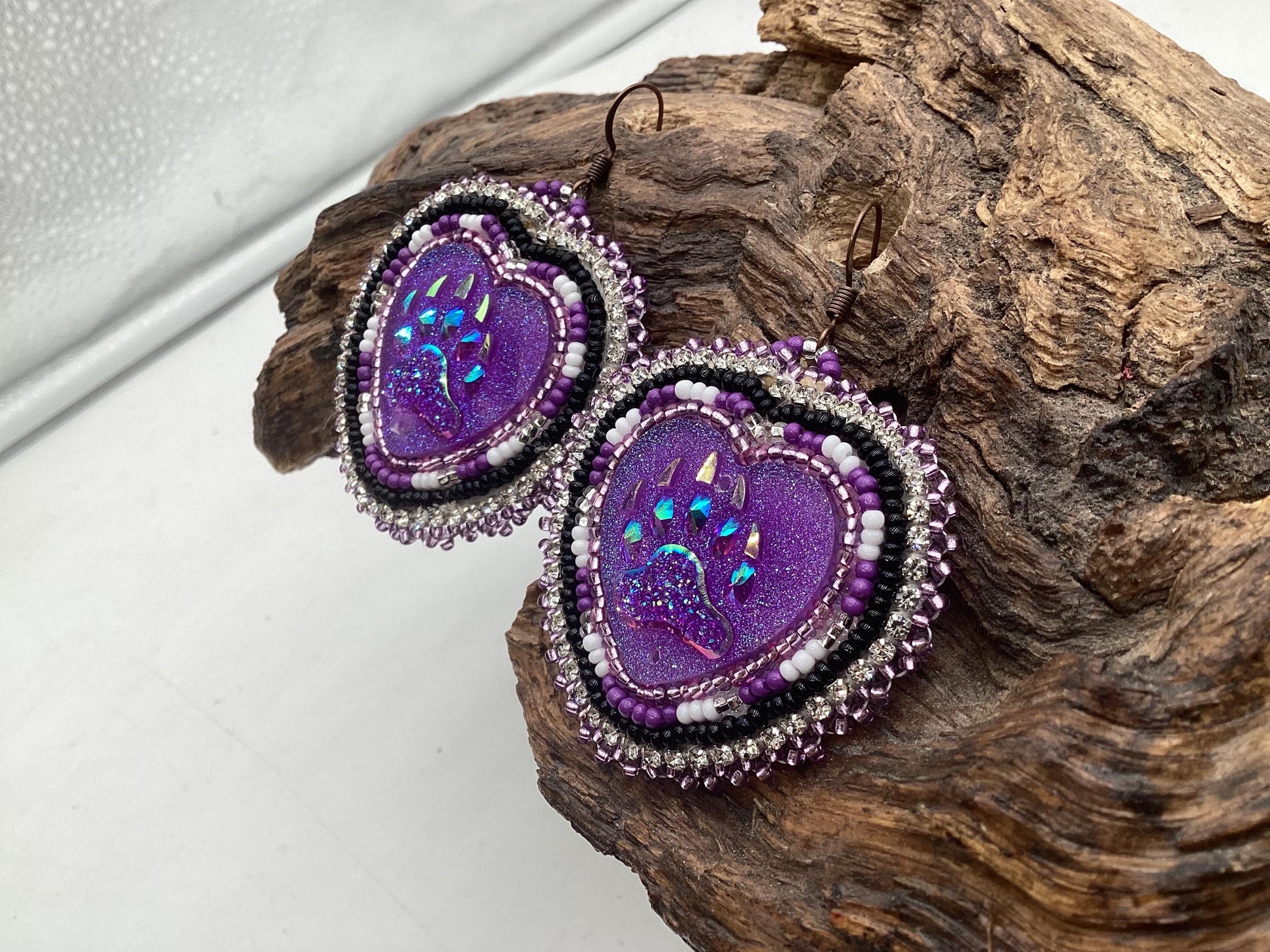 Iridescent Bear Claw Heart Shaped Beaded Earrings – Authentic Anishinaabe/Ojibwe Beadwork