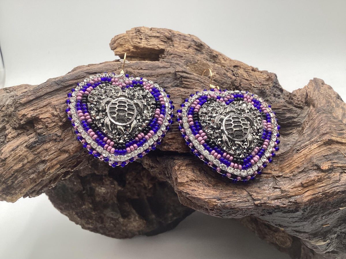 Indigenous Turtle Heart Hand Beaded Earrings – Authentic Anishinaabe/Ojibwe Beadwork