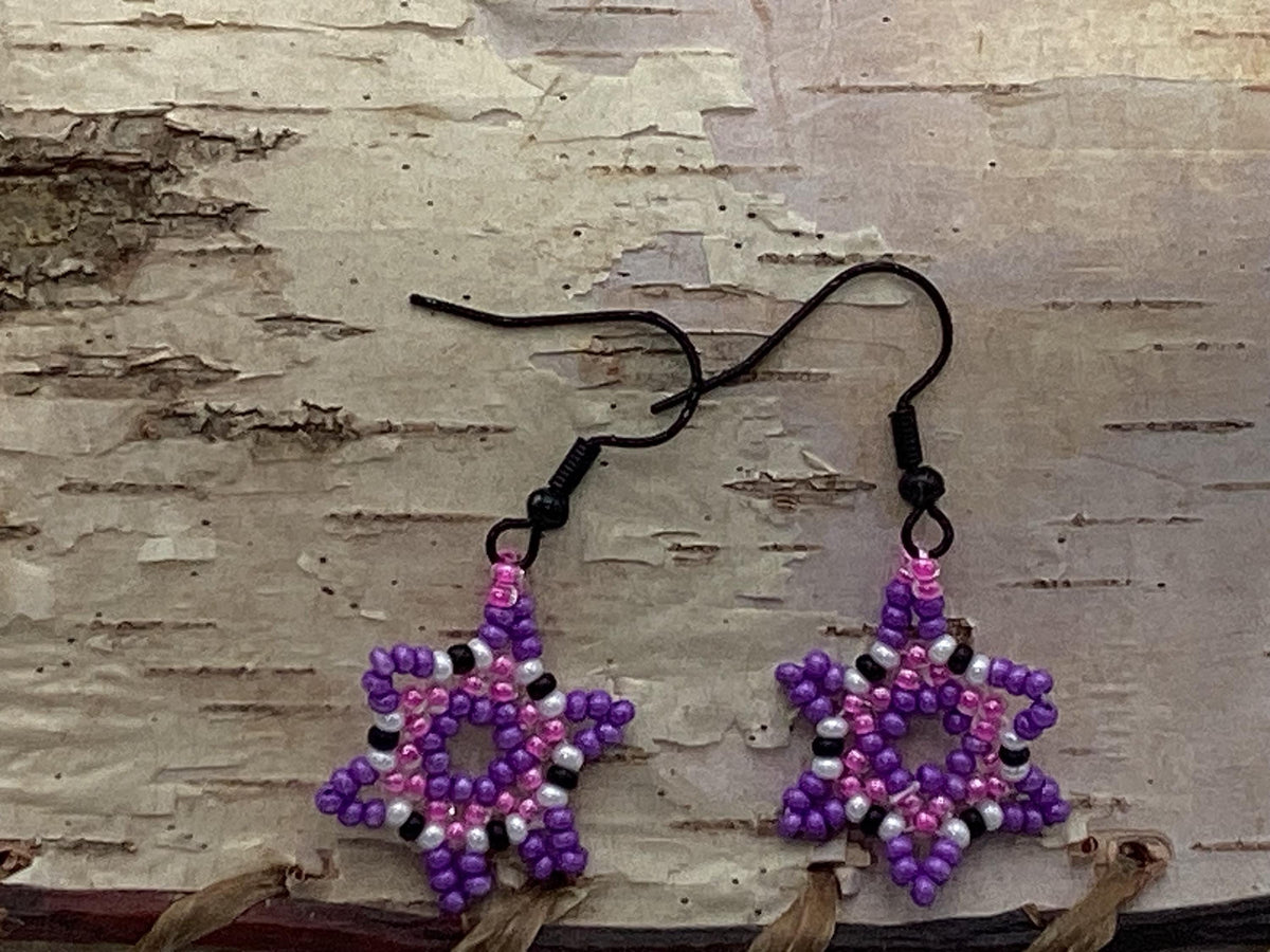 Handmade Star, Mini Dangle Earrings: Anishinaabe Beadwork