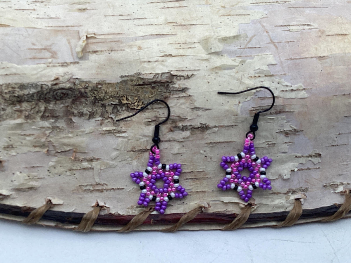 Handmade Star, Mini Dangle Earrings: Anishinaabe Beadwork