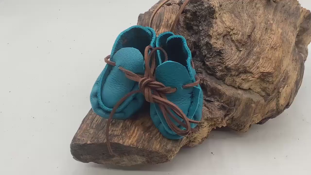 Ornamental Keychain Blue Leather Moccasins – Anishinaabe/Ojibwe Artwork