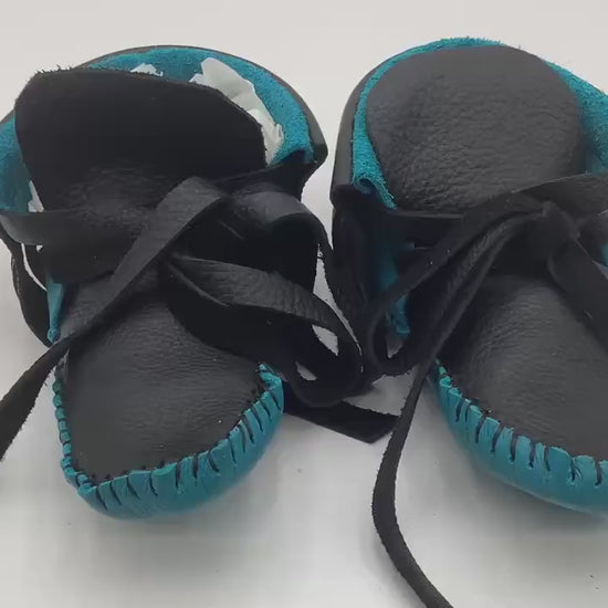 Handmade Black and Blue Leather Moccasins – Anishinaabe/Ojibwe Artisan, Size: Small