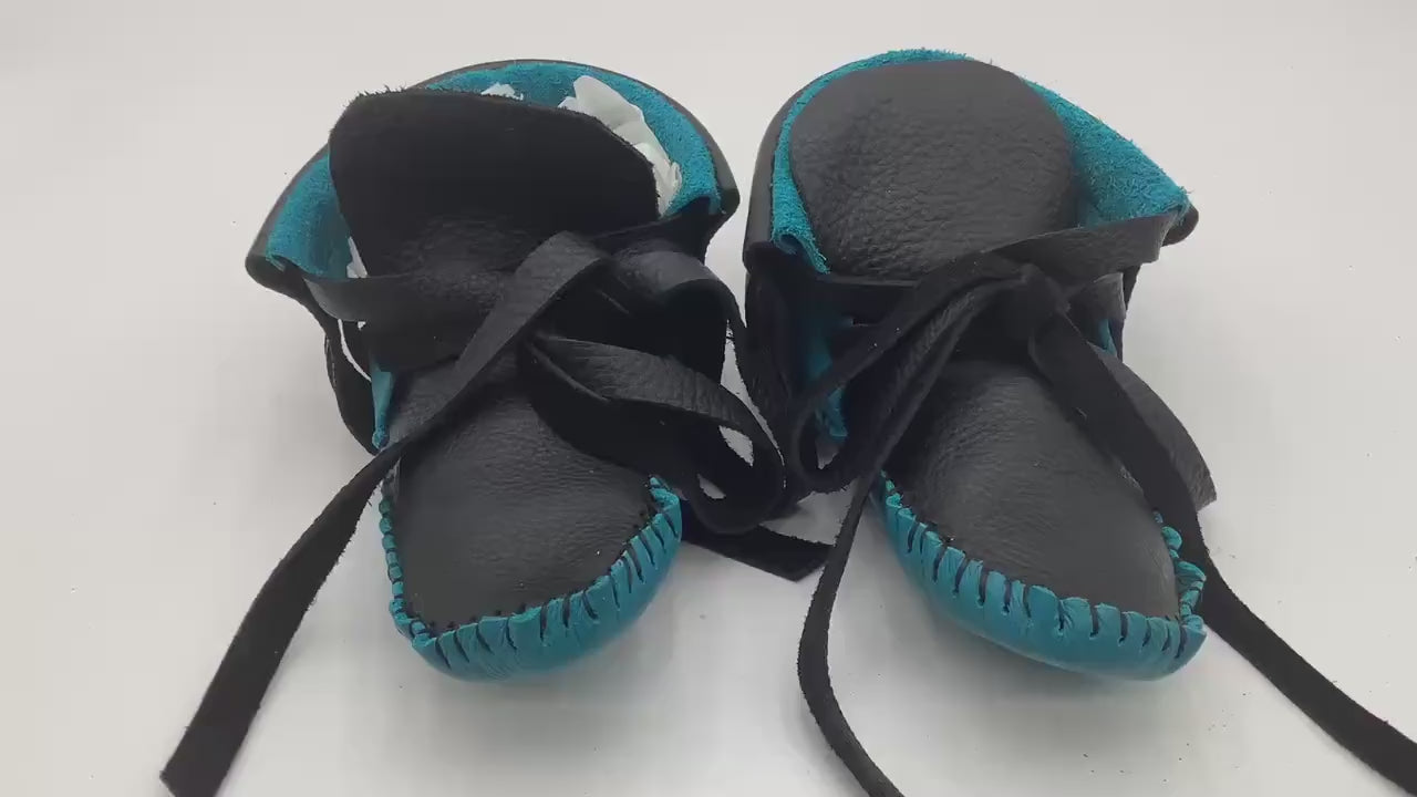 Handmade Black and Blue Leather Moccasins – Anishinaabe/Ojibwe Artisan, Size: Small