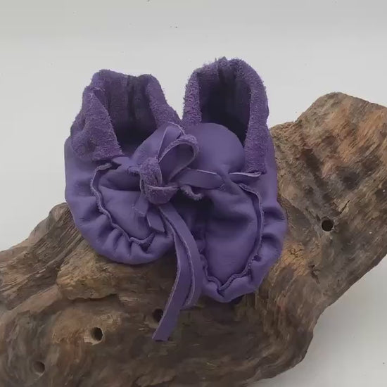 Handmade Purple Leather Toddler Moccasins – Ojibwe Anishinaabe Pucker Toe Style. Size Small