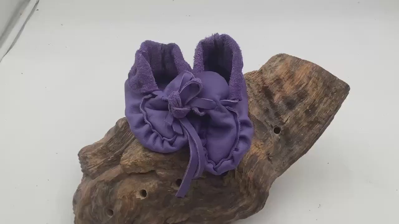Handmade Purple Leather Toddler Moccasins – Ojibwe Anishinaabe Pucker Toe Style. Size Small