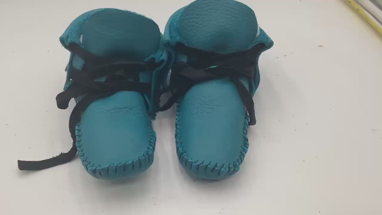 Handmade Blue Leather Moccasins – Anishinaabe/Ojibwe Artisan, Size 10/11