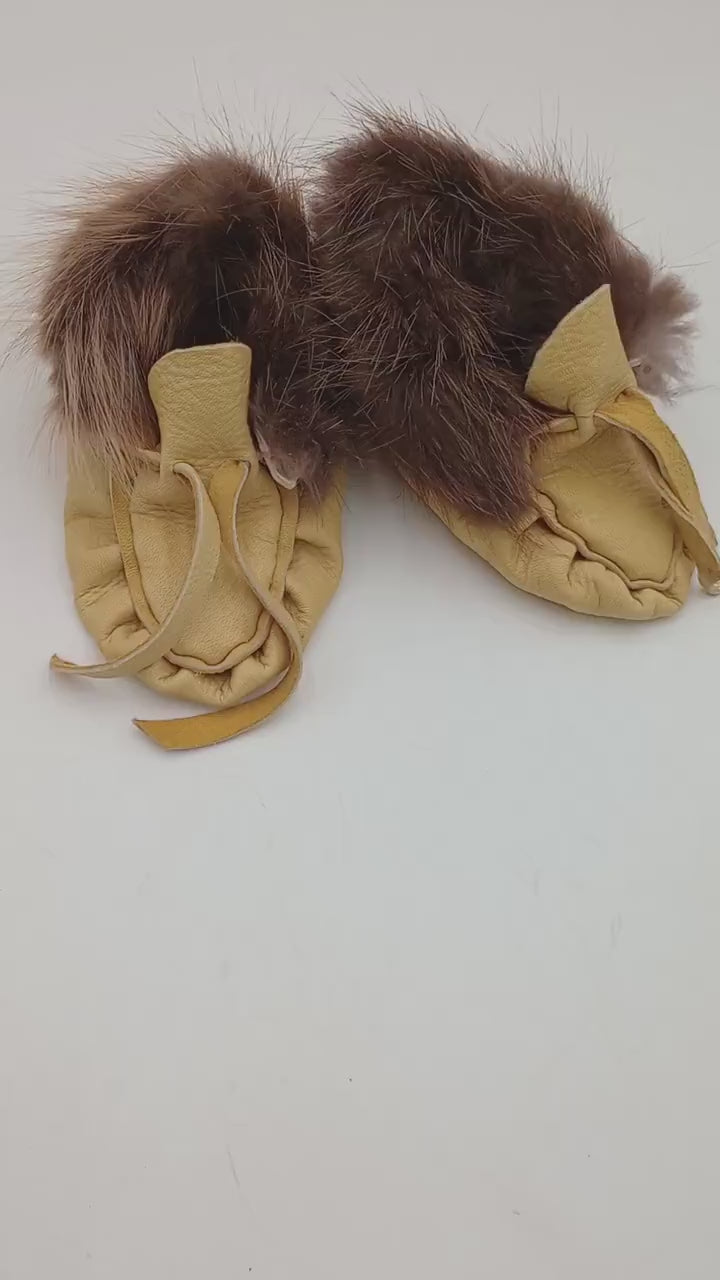 Handmade Deer Leather Moccasins – Ojibwe Anishinaabe Pucker Toe Style