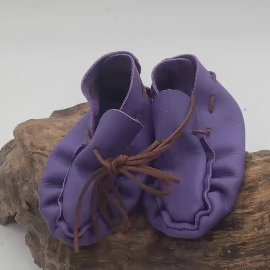 Handmade Purple Leather Toddler Moccasins – Ojibwe Anishinaabe Pucker Toe Style. Size Small
