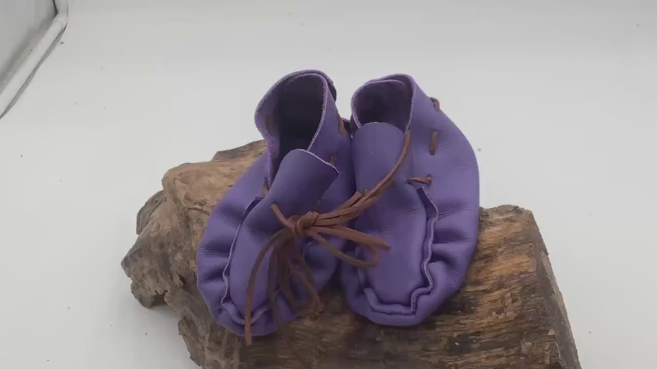 Handmade Purple Leather Toddler Moccasins – Ojibwe Anishinaabe Pucker Toe Style. Size Small